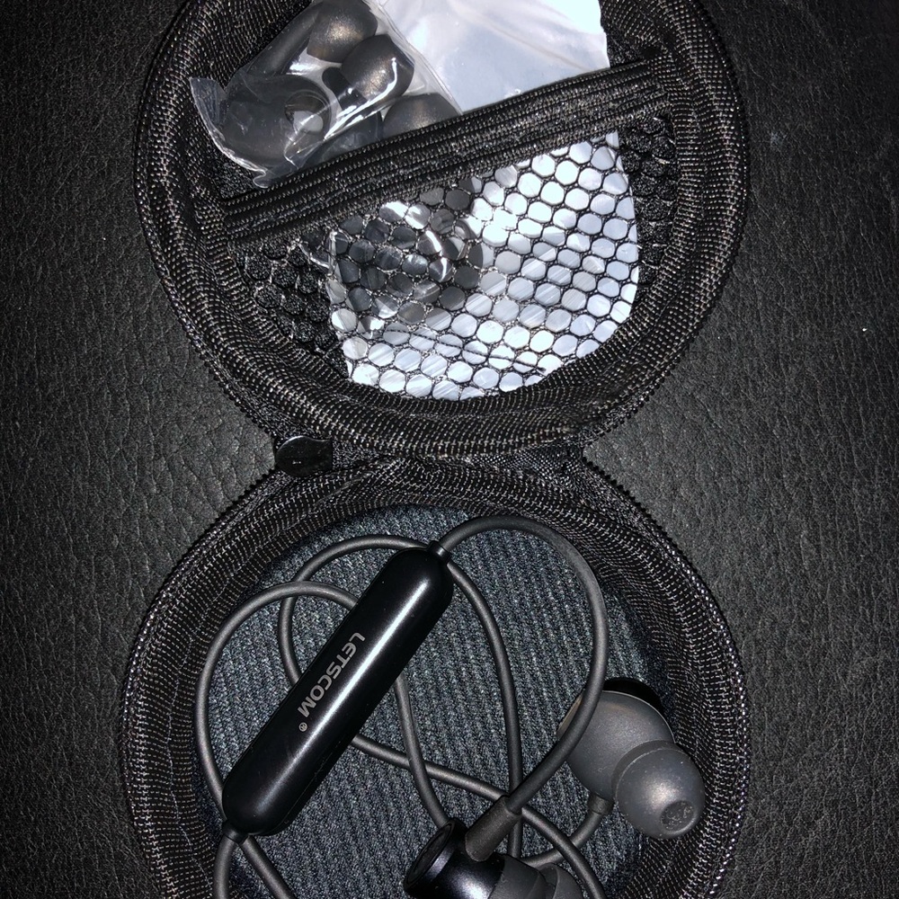 Letscom wireless earbuds - Picture 4 of 6